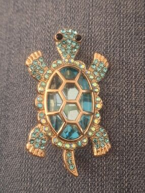 Gold Tone Turtle Brooch Or Pin W/ Blue Rhinestones & Faux Gem NIP